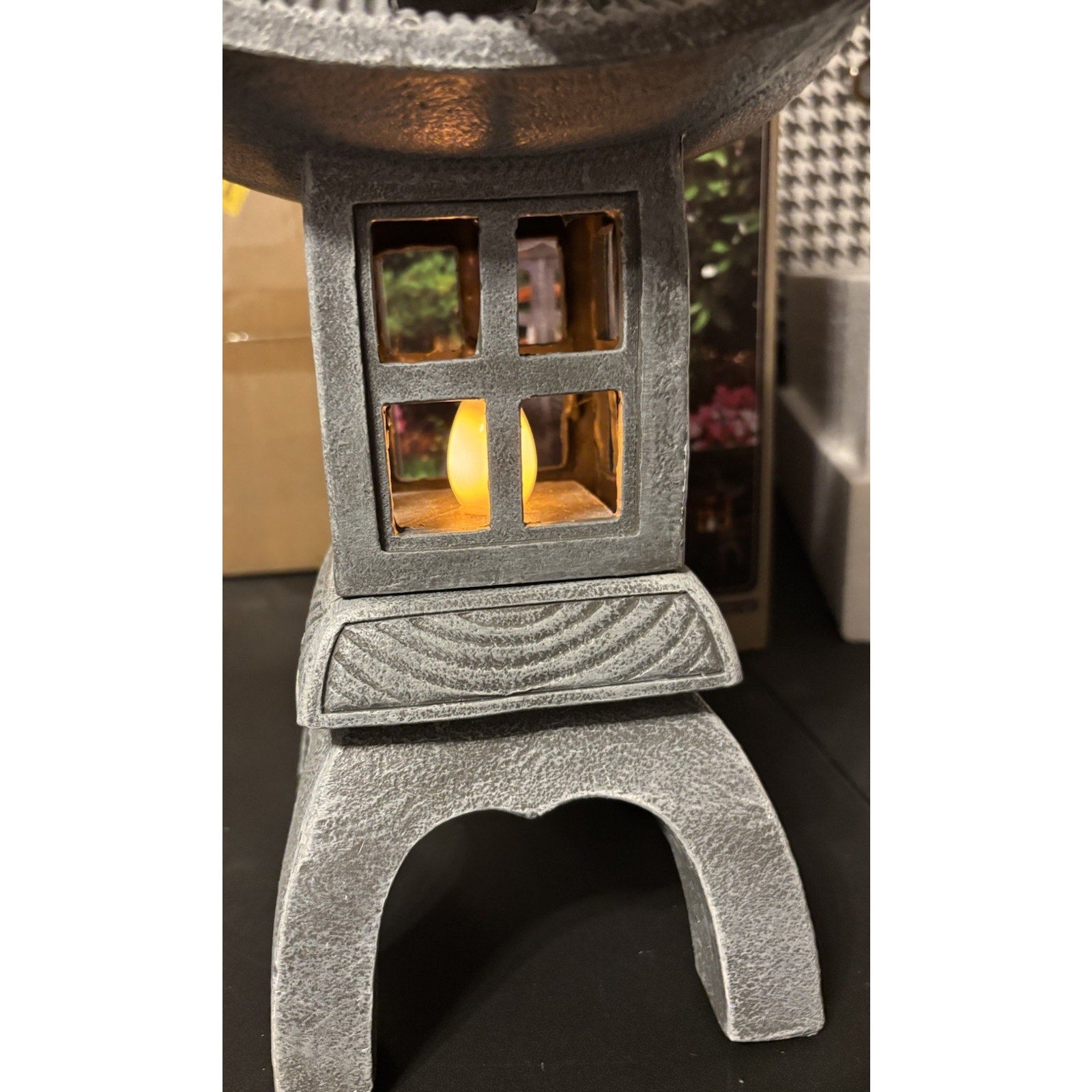 Japanese Style Solar Garden Stone Pagoda Lantern Resin Statue Zen Ornament