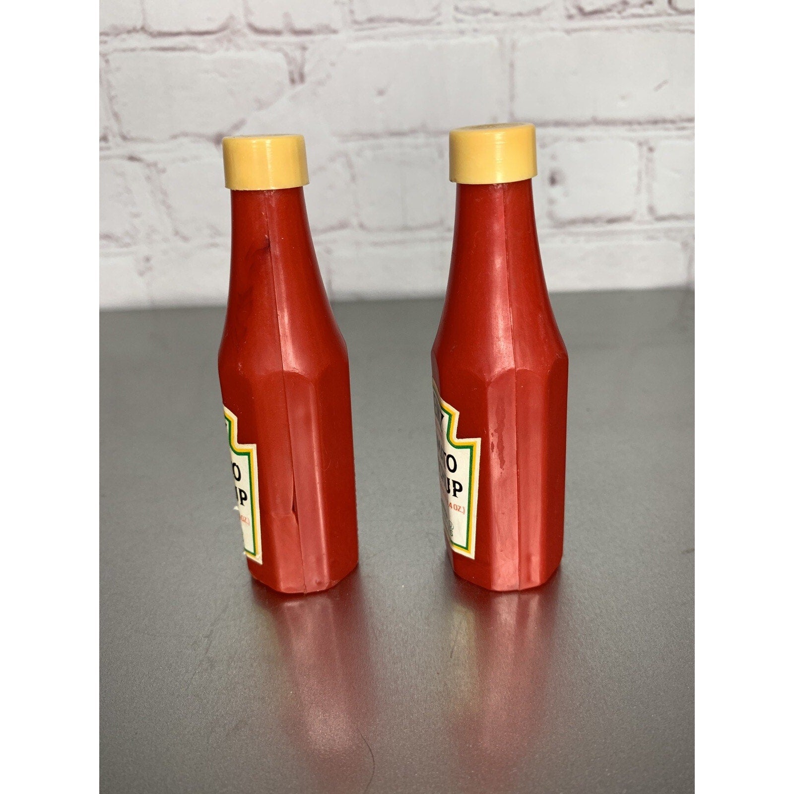 Vintage Heinz Tomato Ketchup Plastic Salt & Pepper Shakers JSNY Hong Kong