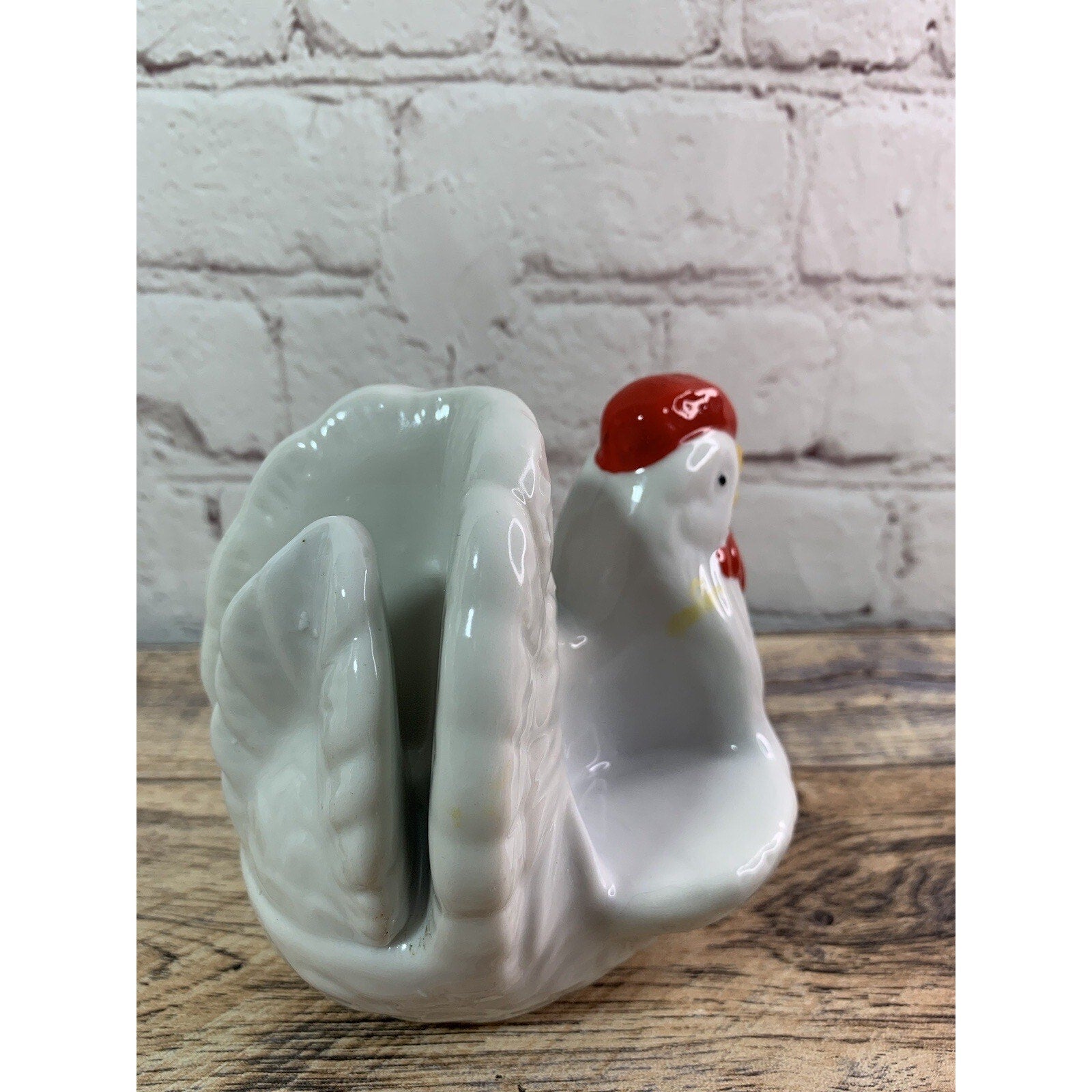 Ceramic Chicken Hen Salt Pepper Shaker Napkin Holder