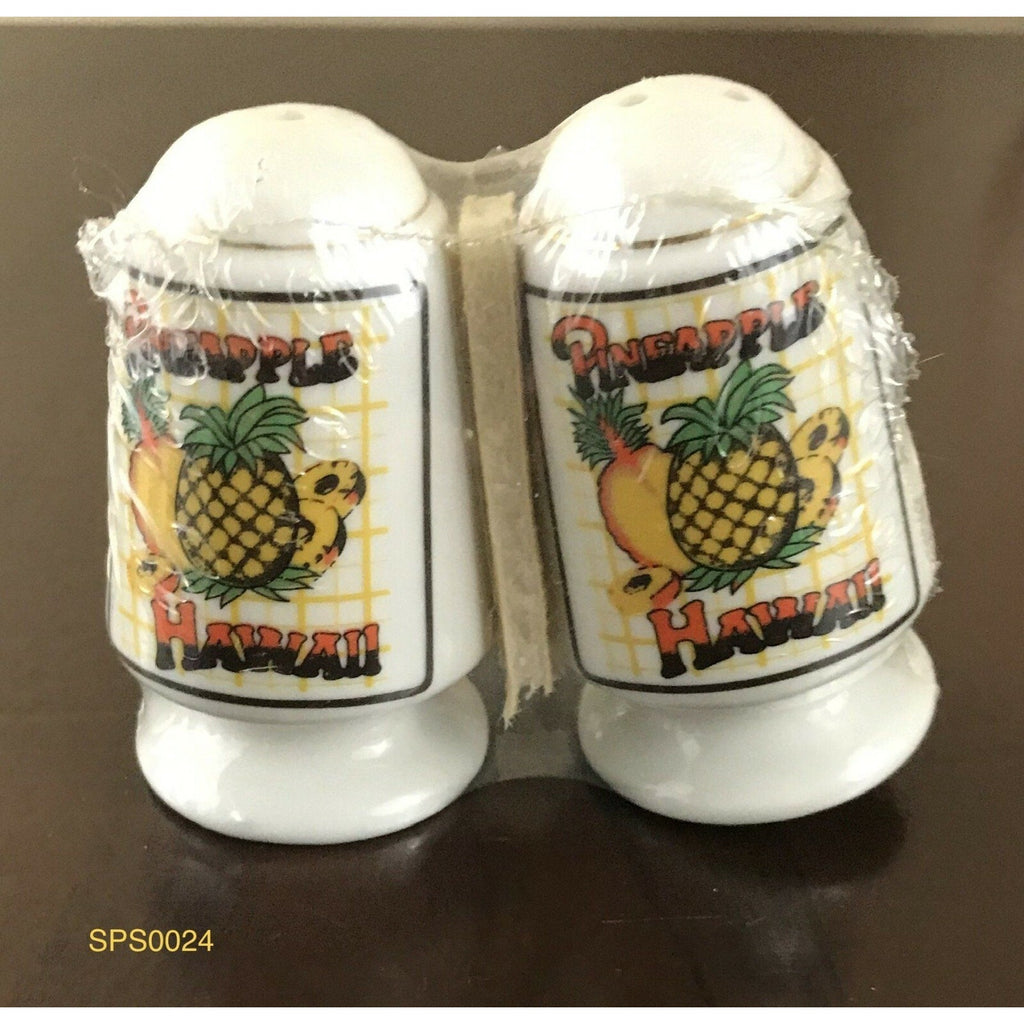 Vintage Ceramic Porcelain Novelty Pineapple Hawaii Salt & Pepper Shakers-Taiwan