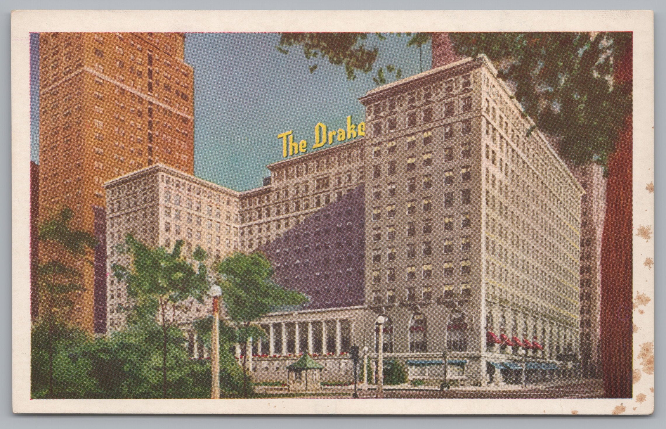 Drake Hotel, Lake Michigan, North Michigan Avenue, Chicago, Illinois, VTG PC