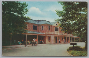 Williamsburg Lodge, Williamsburg, Virginia, USA, Vintage Post Card.
