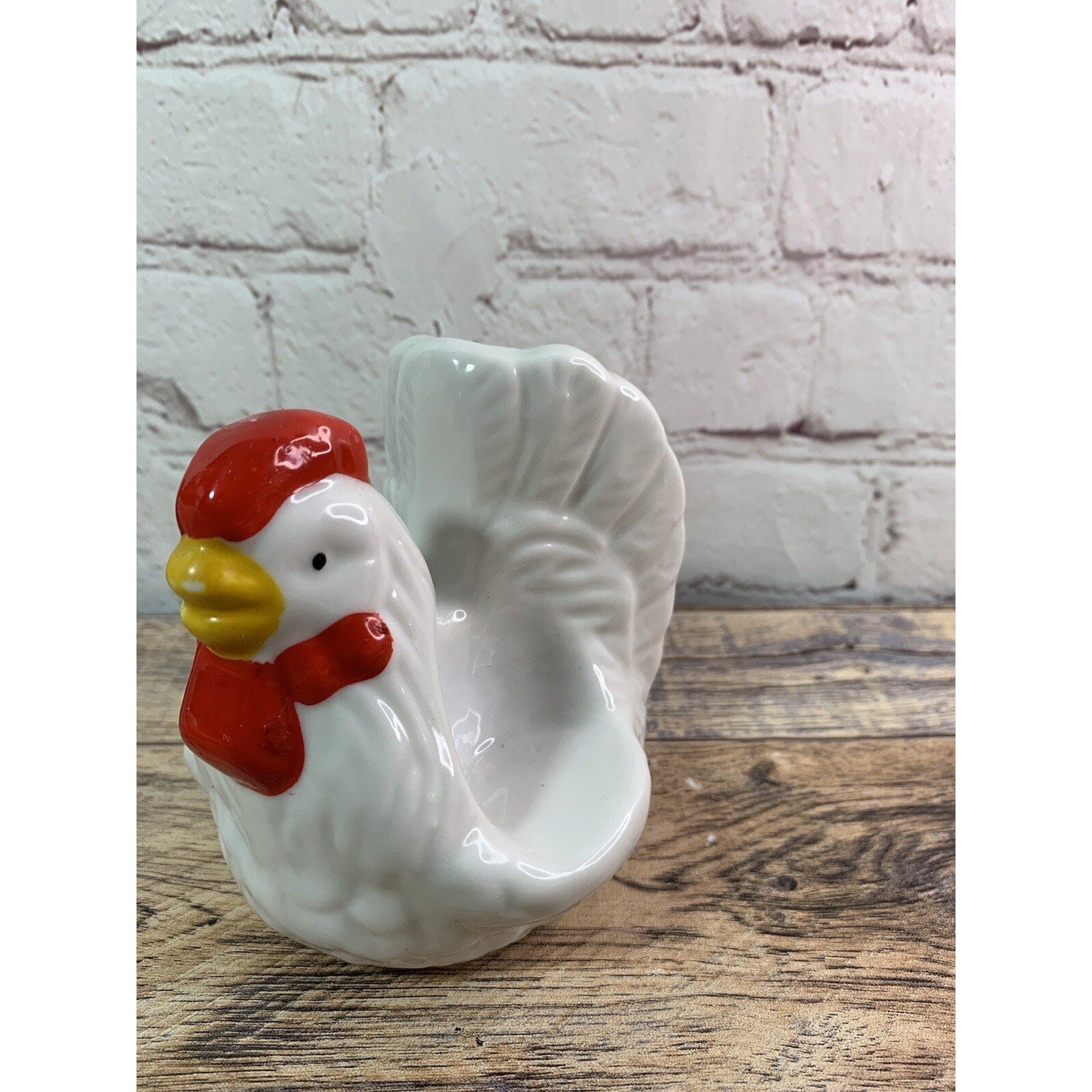 Ceramic Chicken Hen Salt Pepper Shaker Napkin Holder