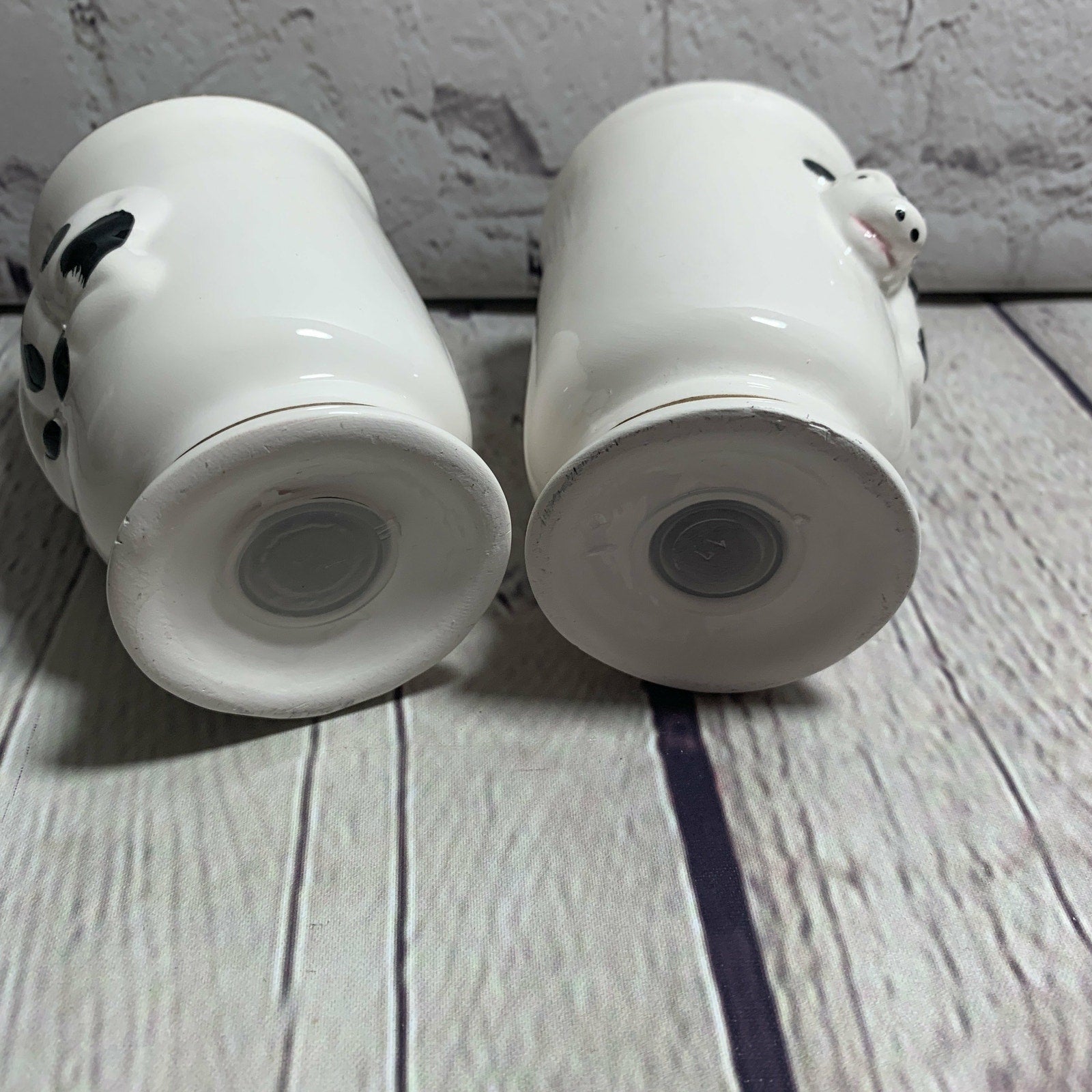 Vintage Ceramic Farmhouse Cows Salt & Pepper Shakers