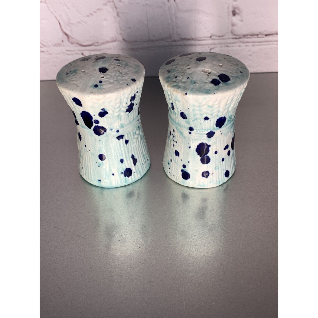 Vintage Ceramic SHEAVES OF WHEAT Salt & Pepper Shakers Blue Spot Pattern
