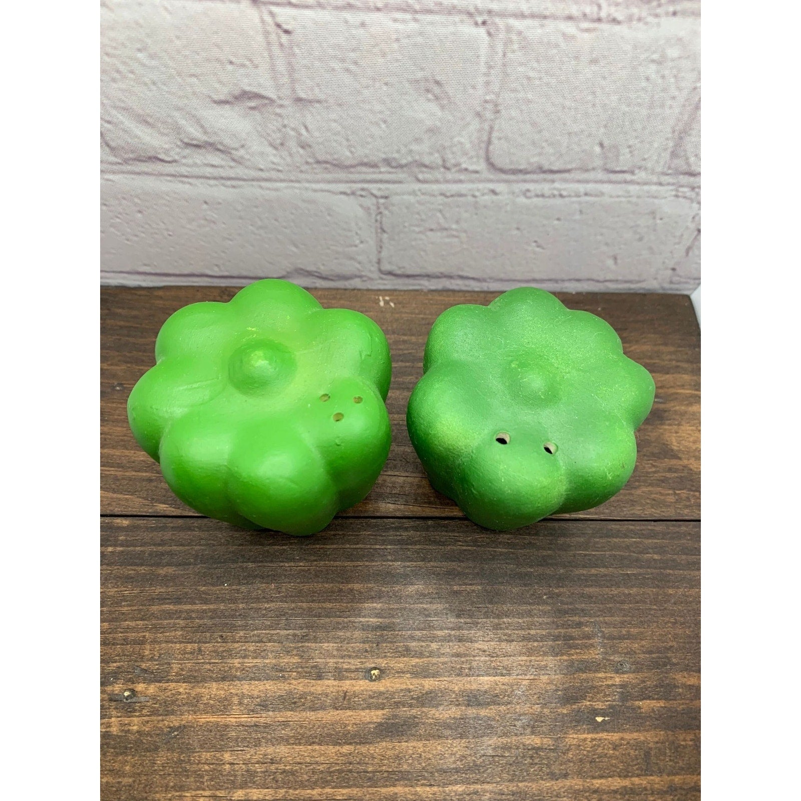 Vintage Bell Peppers Salt & Pepper Shakers, Green, Red, Japan -Lot of 3 Sets