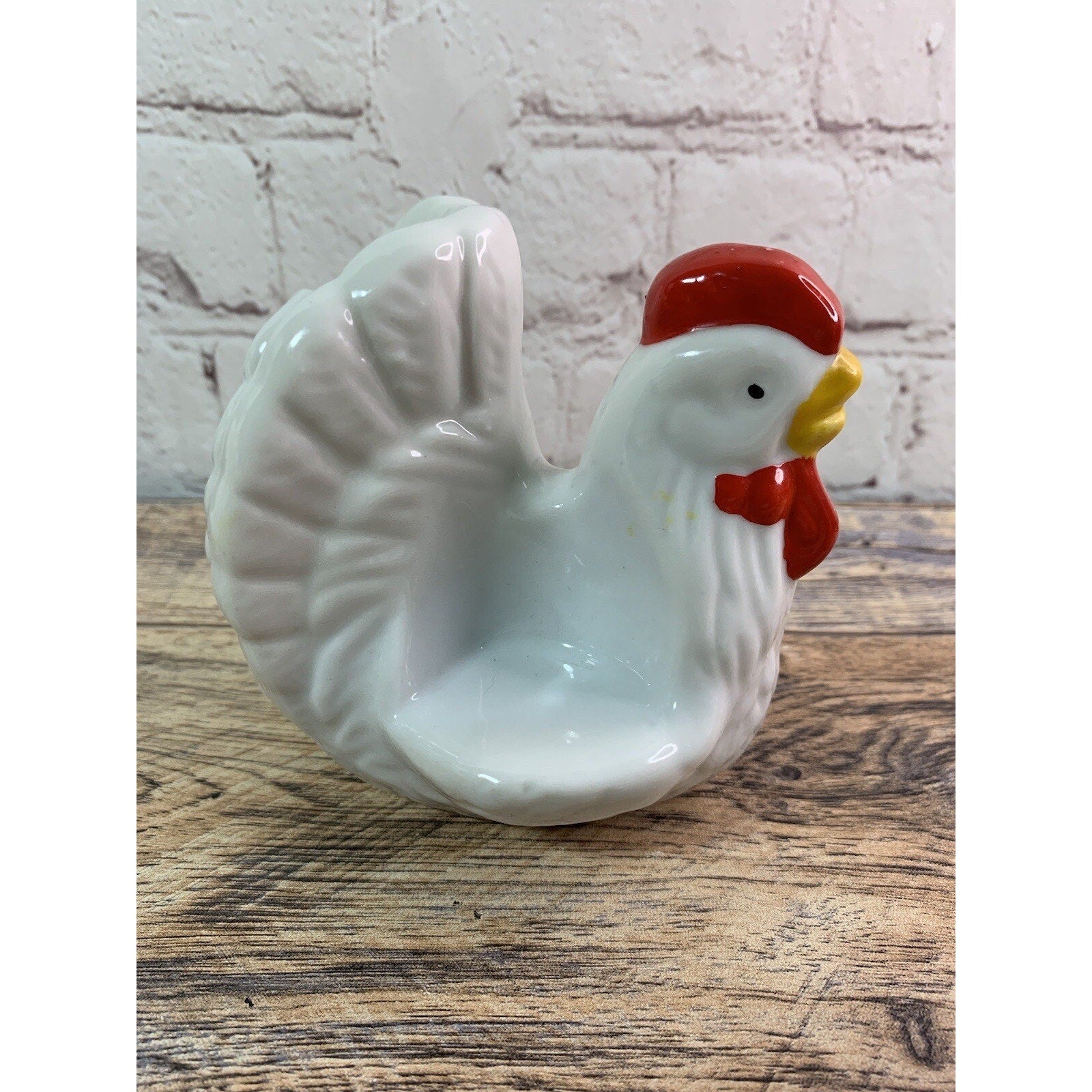 Ceramic Chicken Hen Salt Pepper Shaker Napkin Holder
