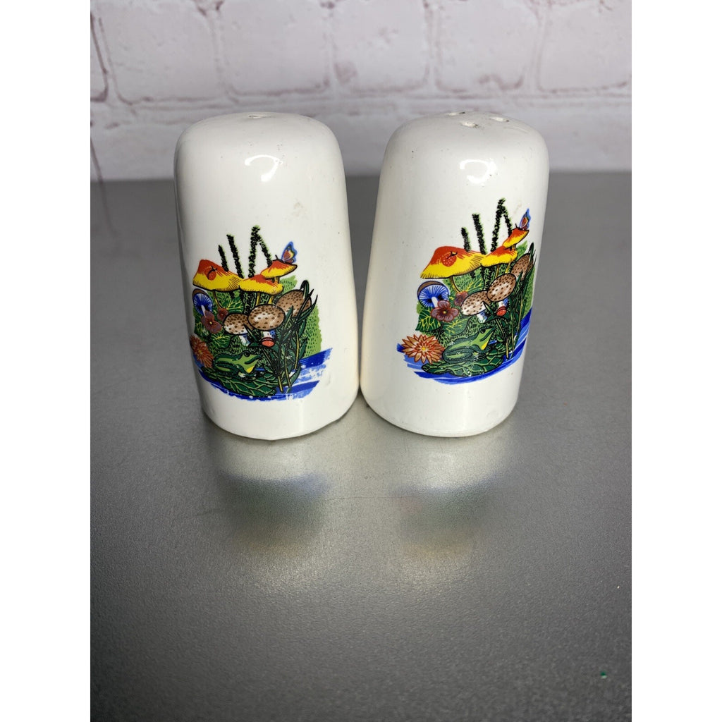 Vintage Mushroom Pond Frog Salt & Pepper Shakers Ceramic Taiwan 1970s