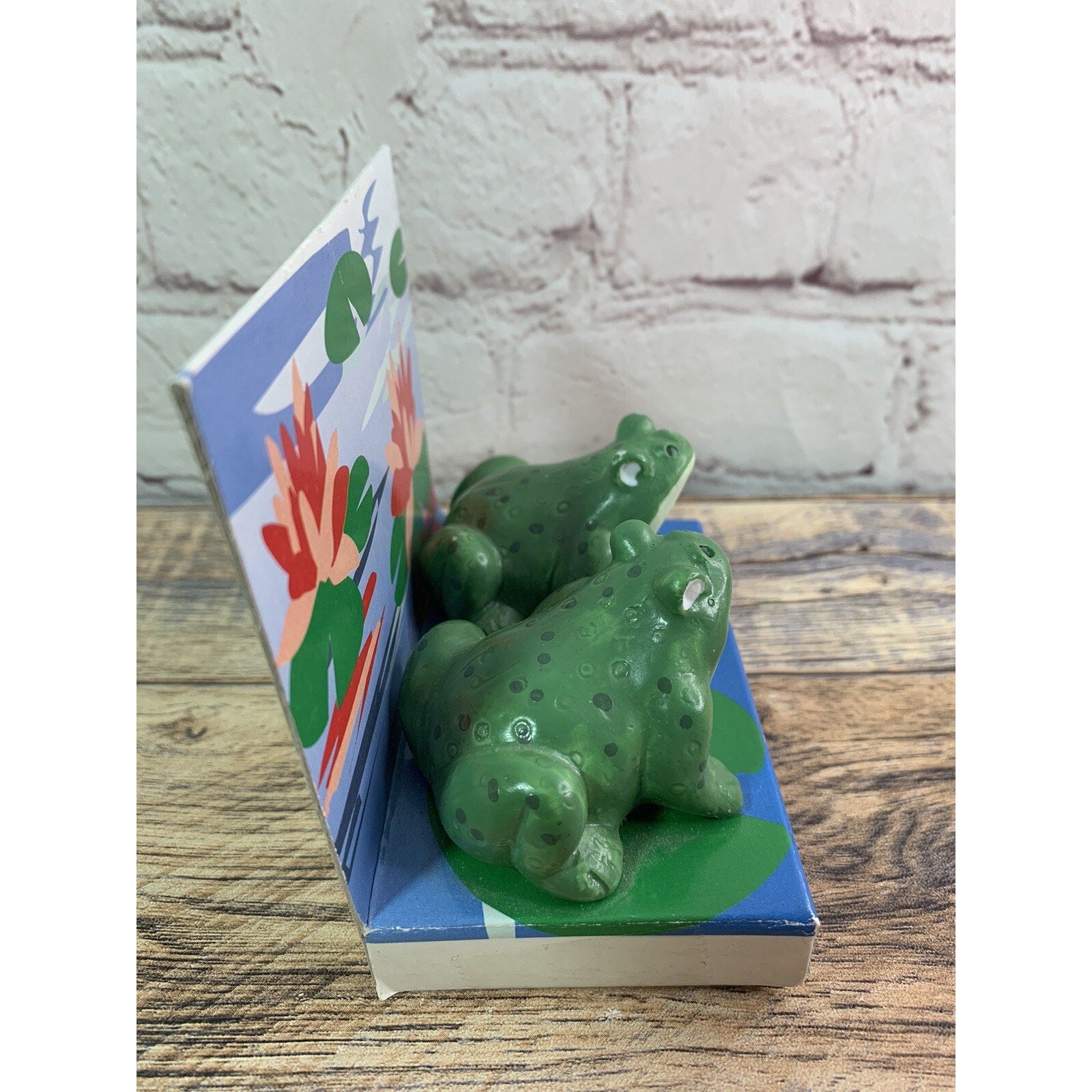 Vintage Ceramic Frogs Salt And Pepper Shakers, Wood & Charles Ltd, NY NOS (A)
