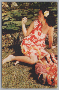 A Lei Stringer, Oahu, Maui, Kauai, Hawaii, USA, Vintage Post Card.