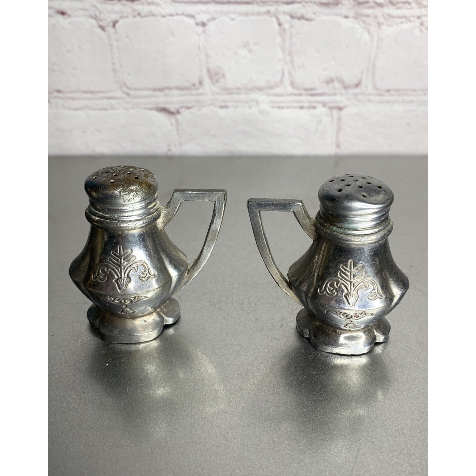 Vintage Silver Chrome Tea/Coffee Pot Salt & Pepper Shakers
