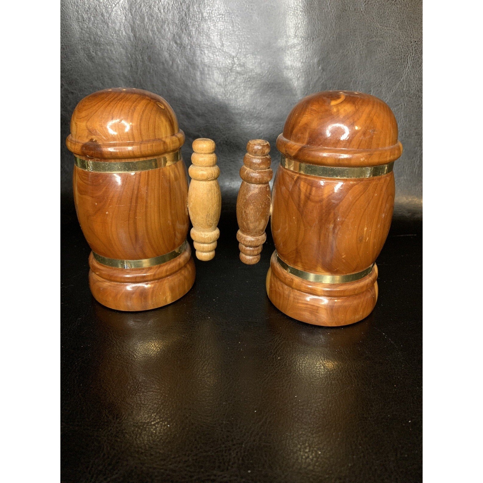 Vintage Wood Catskills Mountain NY Souvenir Salt & Pepper Shakers