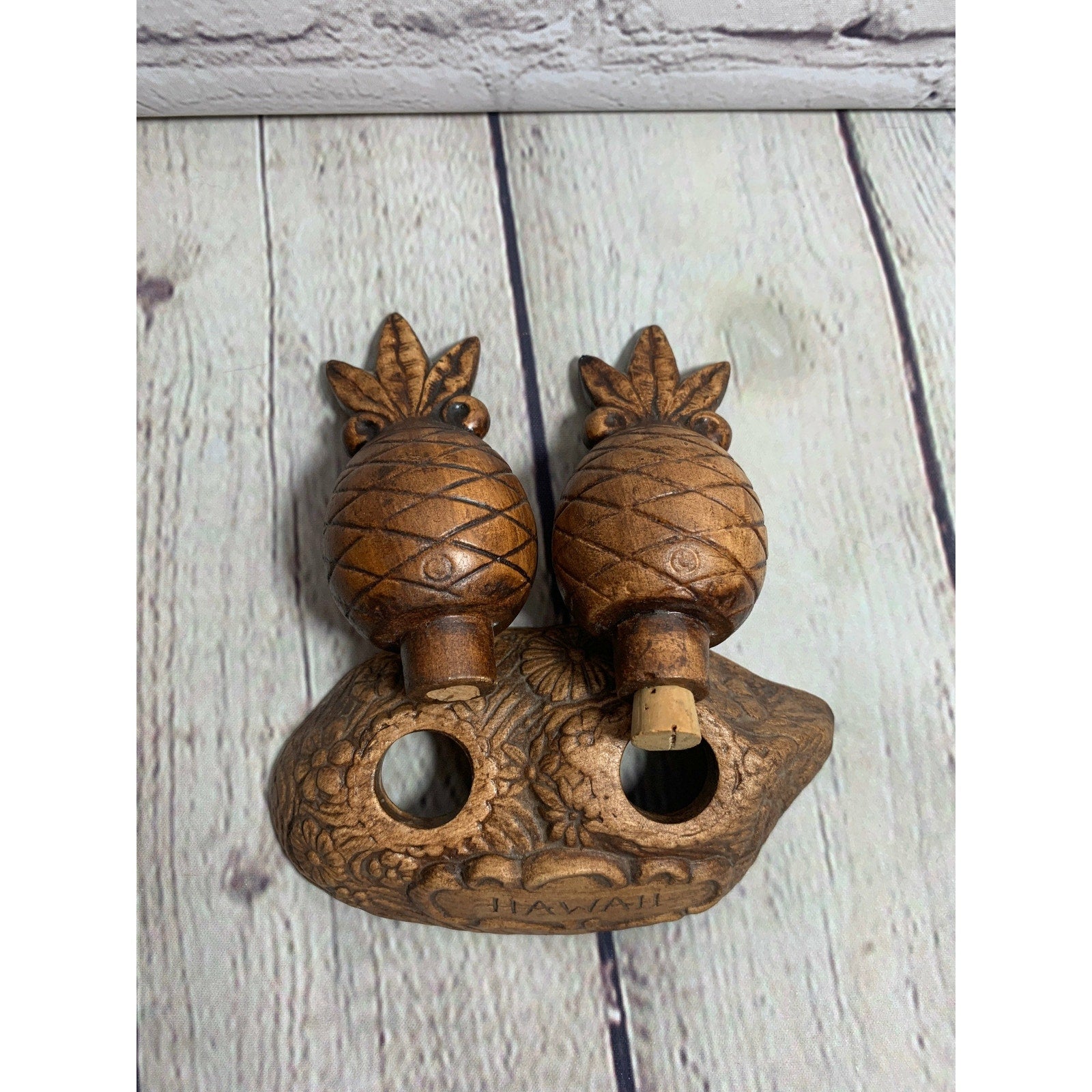 Vintage Ceramic Hawaii Pineapple Salt & Pepper Shakers-Treasure Craft