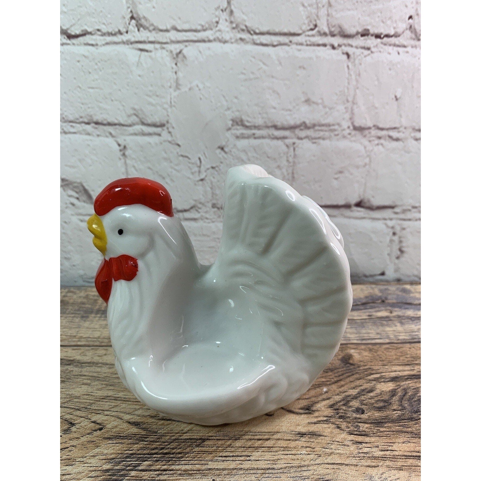 Ceramic Chicken Hen Salt Pepper Shaker Napkin Holder