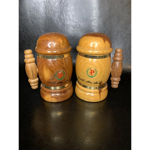 Vintage Wood Catskills Mountain NY Souvenir Salt & Pepper Shakers