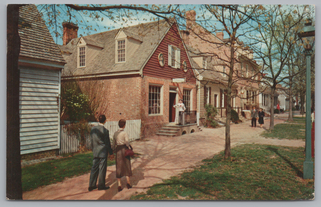 The Margaret Hunter Shop And The Golden Ball, Williamsburg, Vintage Post Card