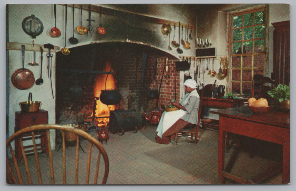 Governors Palace Kitchen, Williamsburg, Virginia, USA, Vintage Post Card.