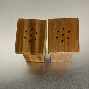 Vintage Ma Pa Outhouse Salt & Pepper Shakers Flushing NY Souvenirs