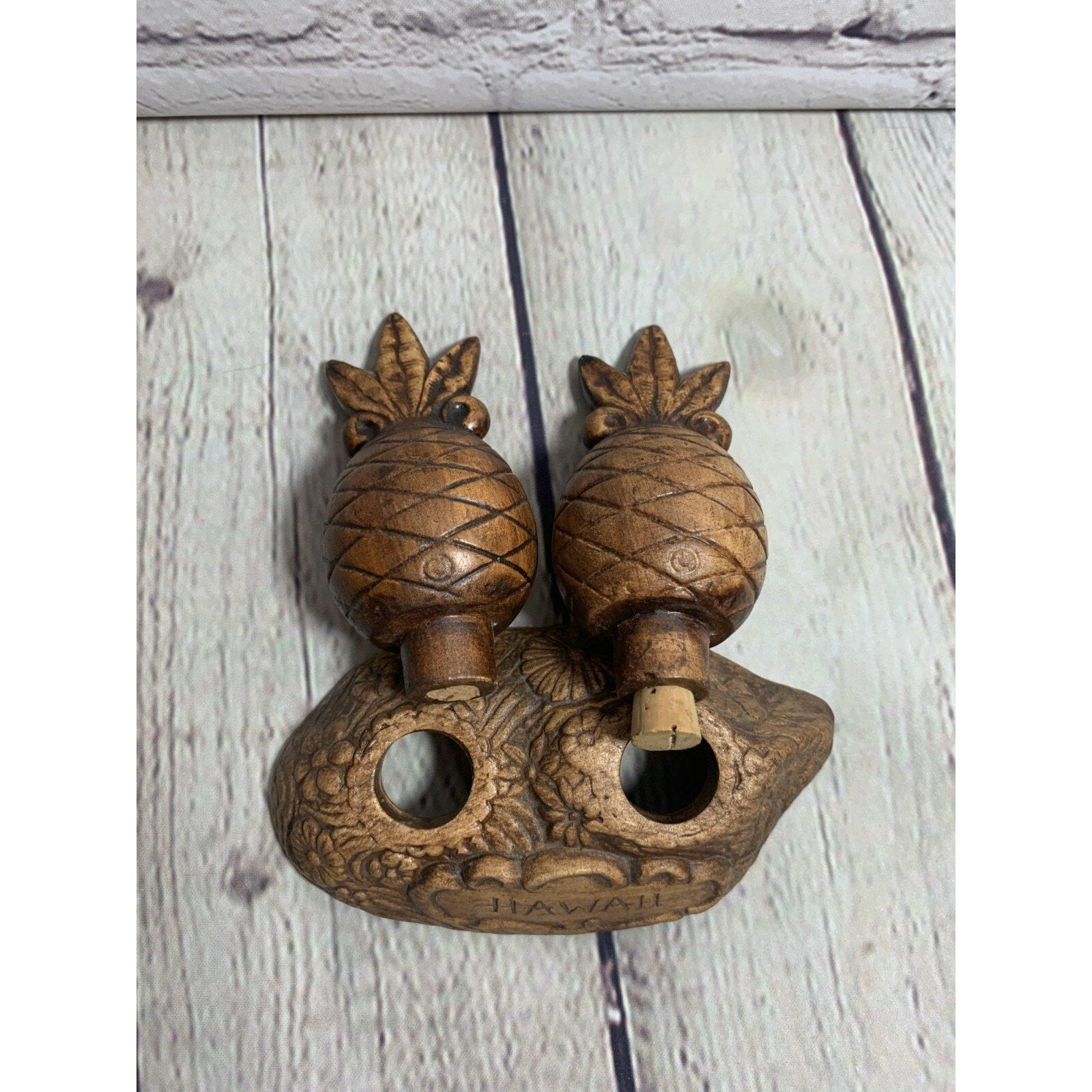 Vintage Ceramic Hawaii Pineapple Salt & Pepper Shakers-Treasure Craft