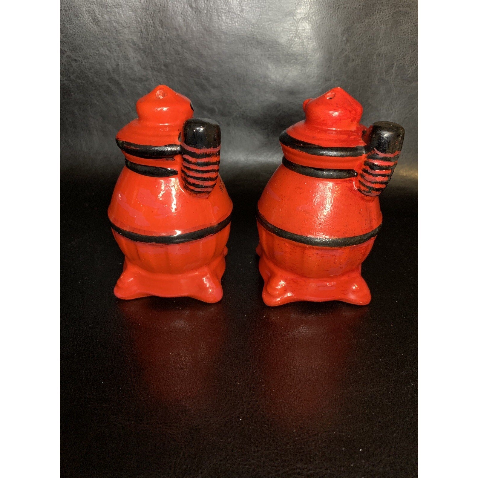 Vintage Kentucky Pot Belly Stove Wood Stove Salt & Pepper Shakers Japan