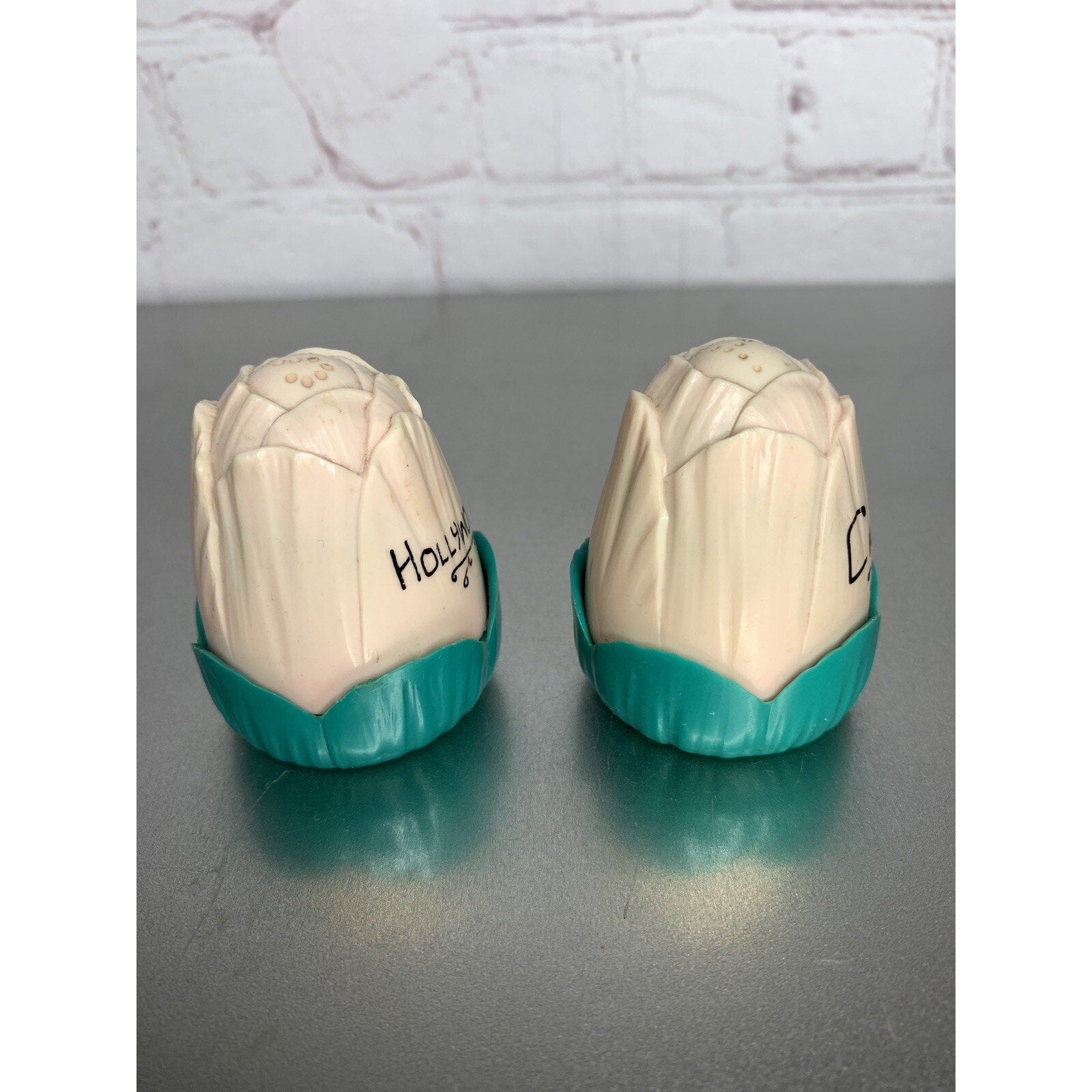 Vintage Tulip MCM Salt Pepper Shakers Green Light CreamPink Plastic Hollywood CA