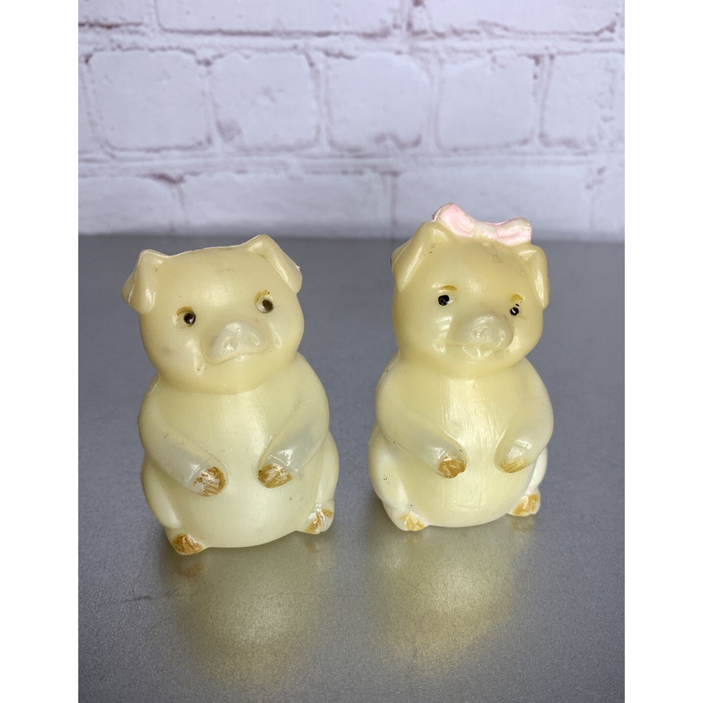 Vintage Pigs Piggies Salt & Pepper Shakers Plastic