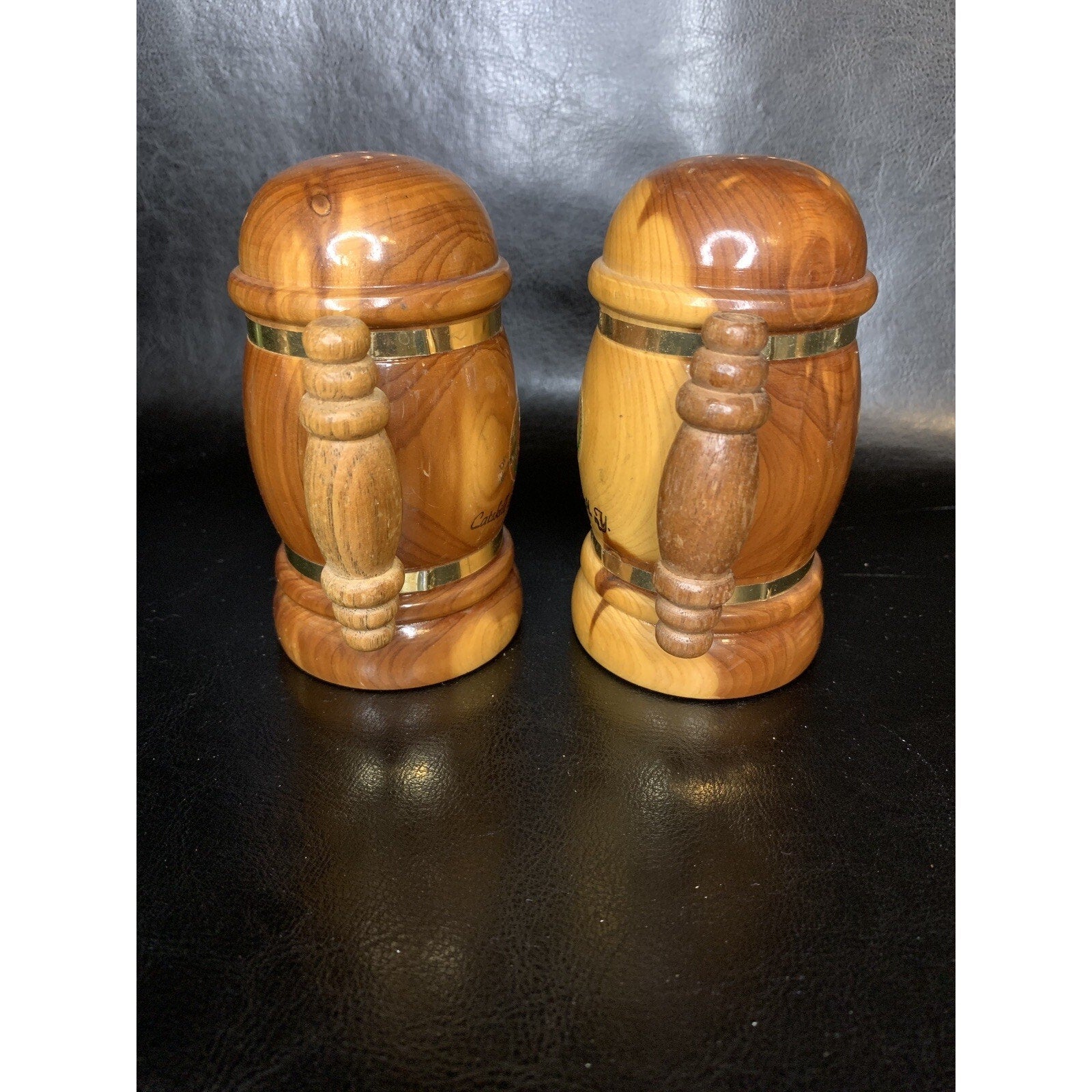 Vintage Wood Catskills Mountain NY Souvenir Salt & Pepper Shakers