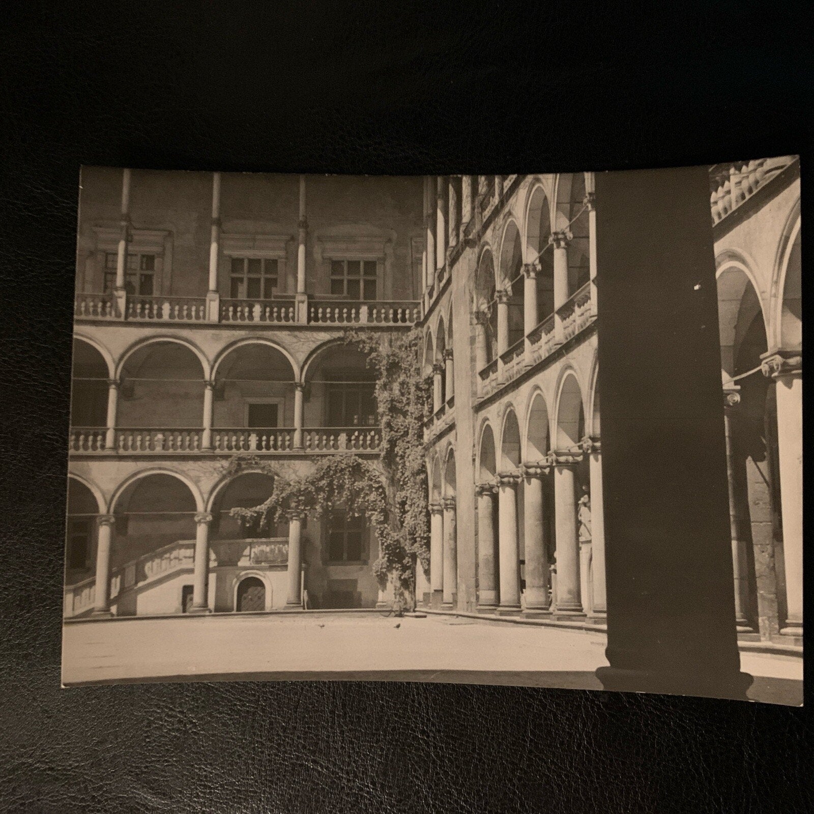 Vintage KRAKOW POLAND Wawel Royal Castle Arcaded Courtyard RPPC