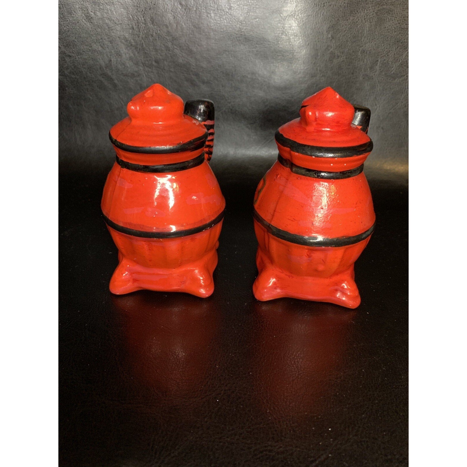 Vintage Kentucky Pot Belly Stove Wood Stove Salt & Pepper Shakers Japan