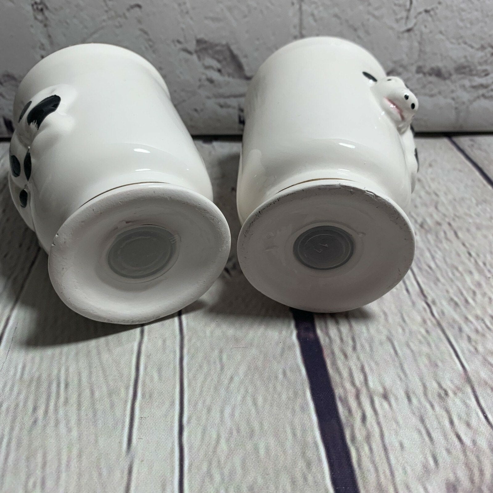 Vintage Ceramic Farmhouse Cows Salt & Pepper Shakers
