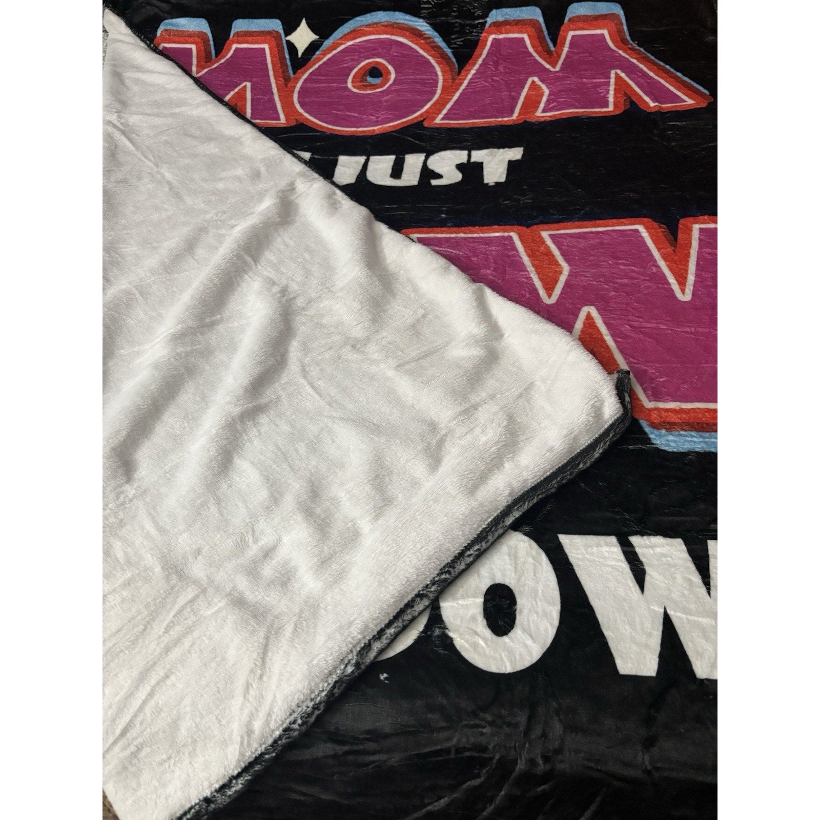 Throw Blanket "Mom is Wow Upside Down" 50" x 70" Blanket, Gift for Mom!