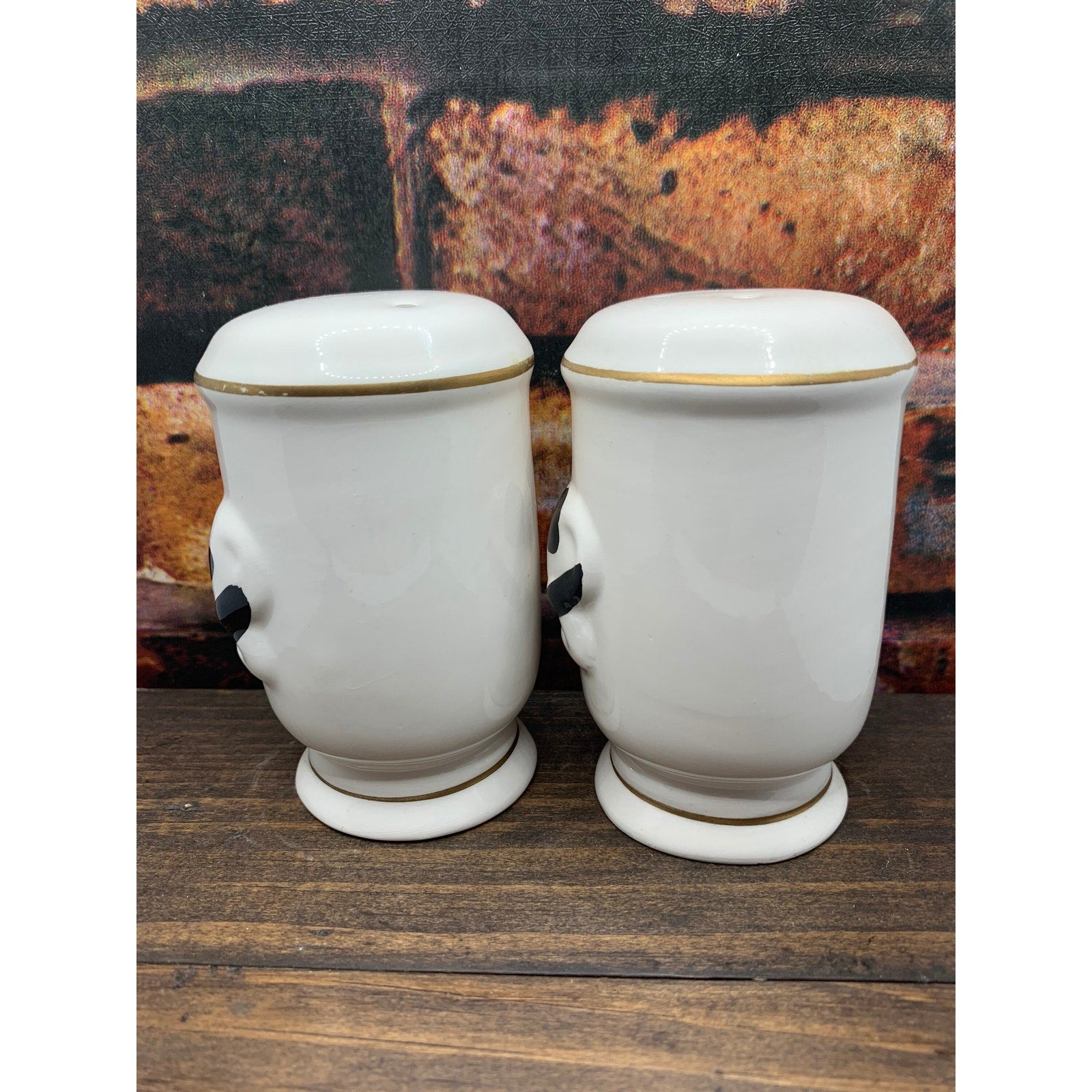 Vintage Ceramic Farmhouse Cows Salt & Pepper Shakers