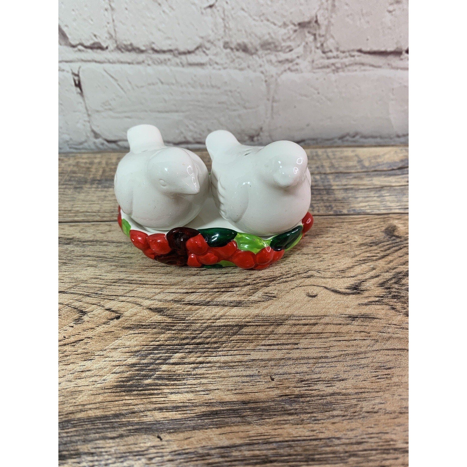 Vintage White Doves In Holly Berry Tray Salt & Pepper Shakers, Russ Berrie Co
