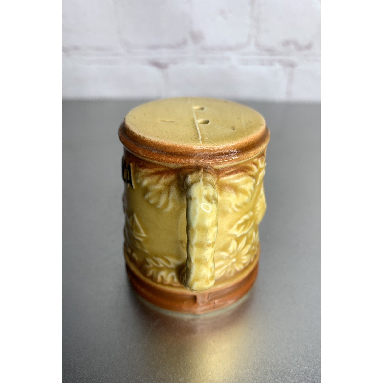 Hawaii Jamaica Nautical Salt “Or” Pepper Shaker Souvenir