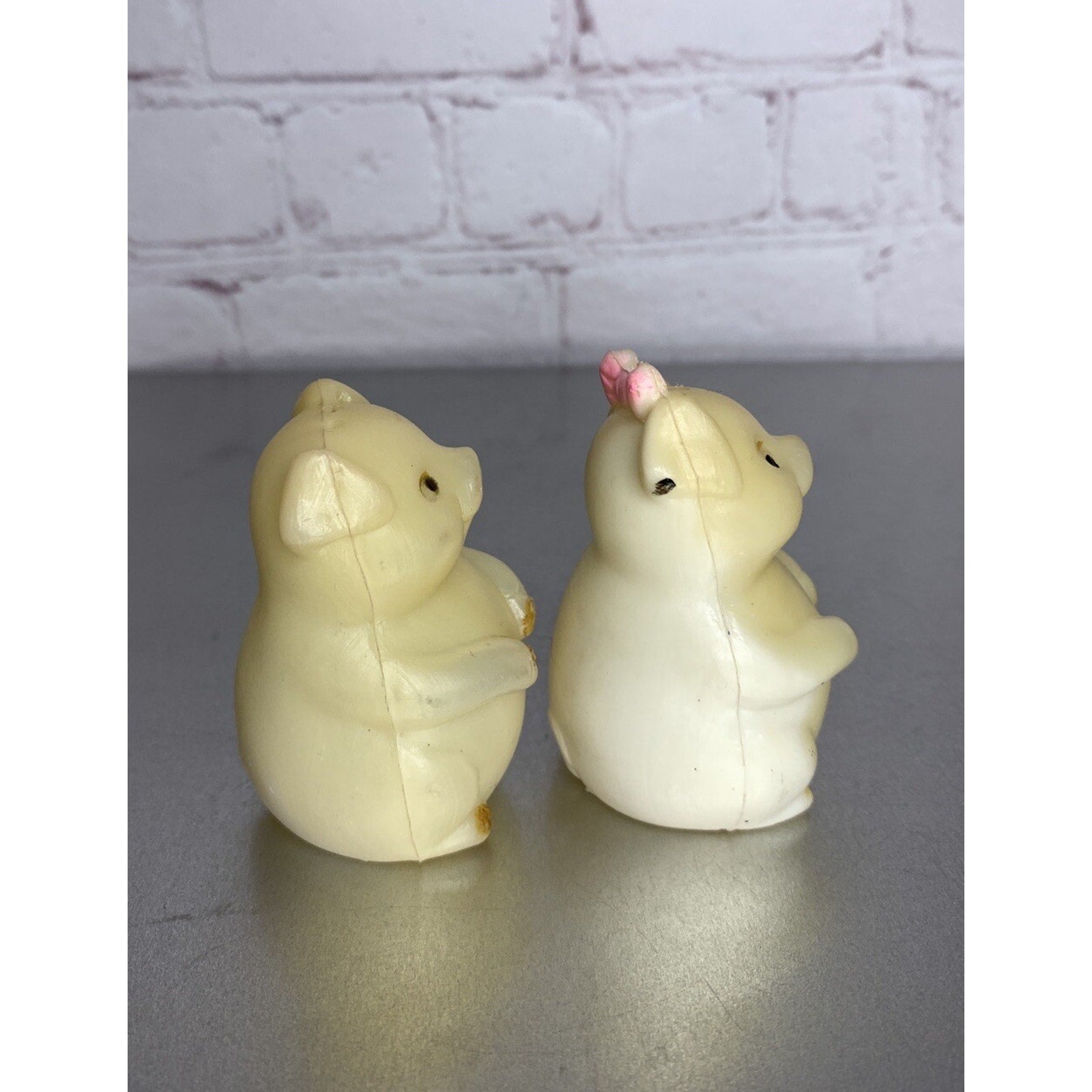 Vintage Pigs Piggies Salt & Pepper Shakers Plastic