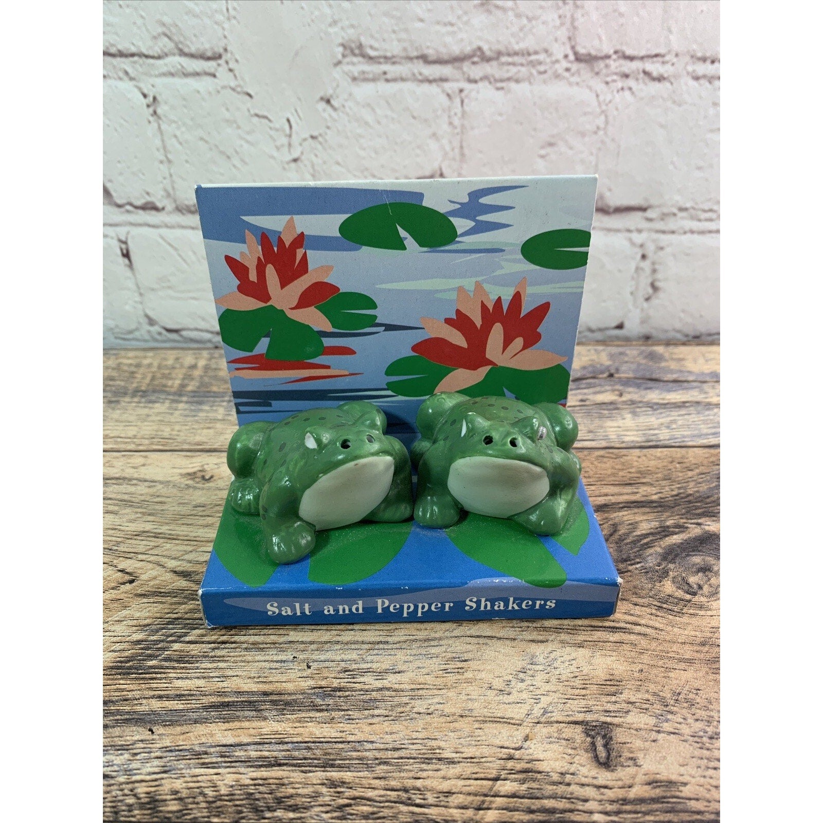 Vintage Ceramic Frogs Salt And Pepper Shakers, Wood & Charles Ltd, NY NOS (A)