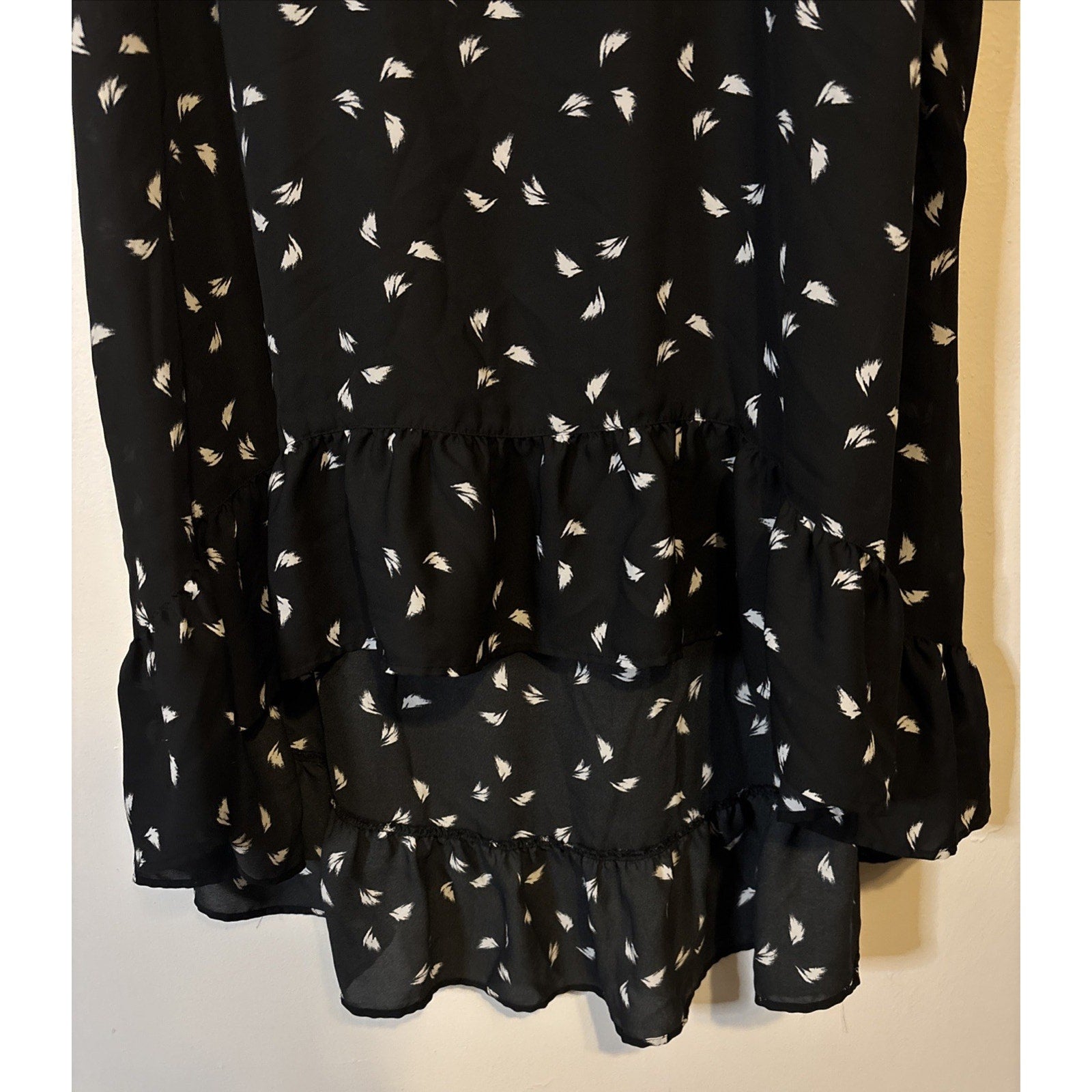 Boutique Black w/White Print Short Sleeve High Low Ruffle Bottom Blouse Size 3X