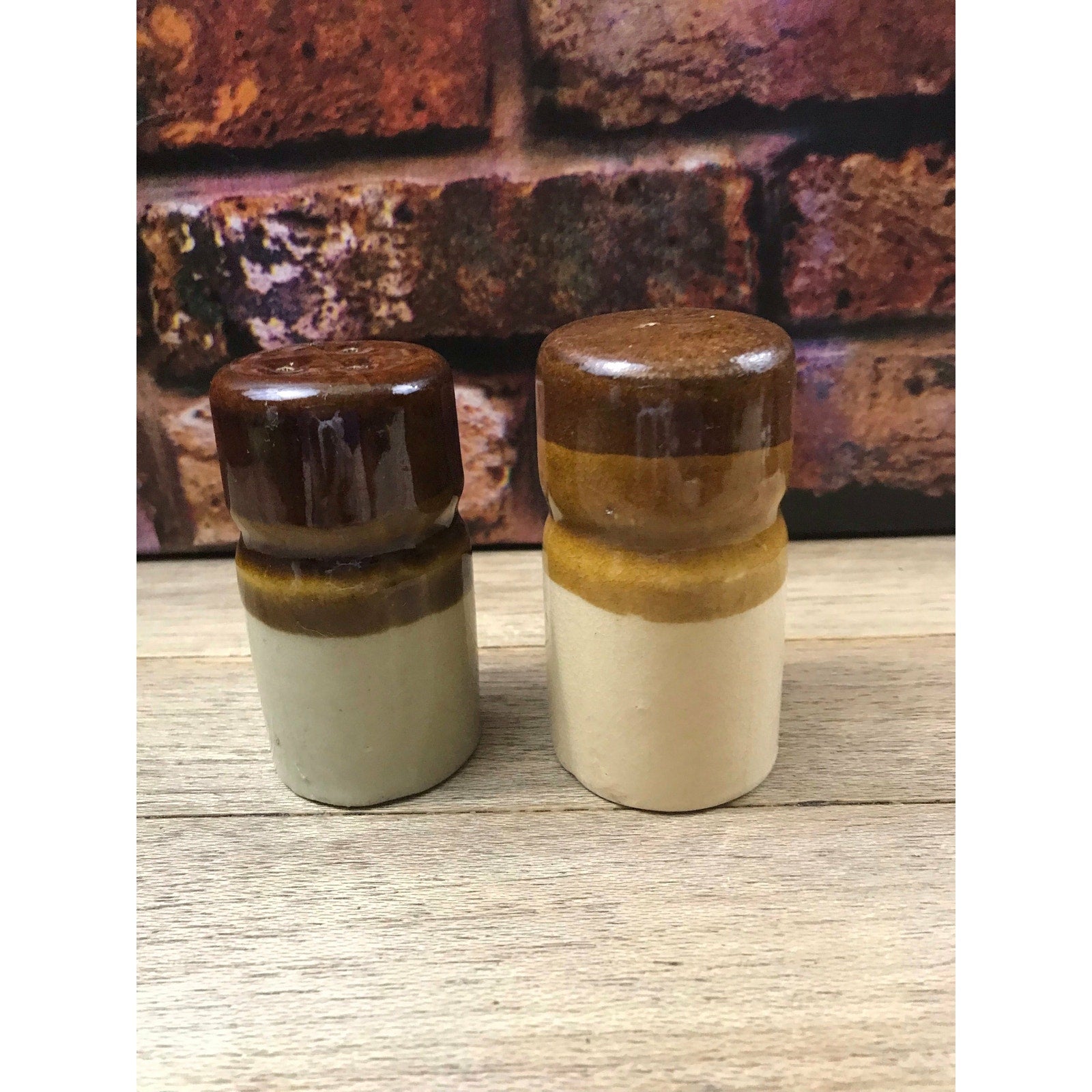 Vintage Ceramic Glazed Fabulous Las Vegas Salt & Pepper Shakers