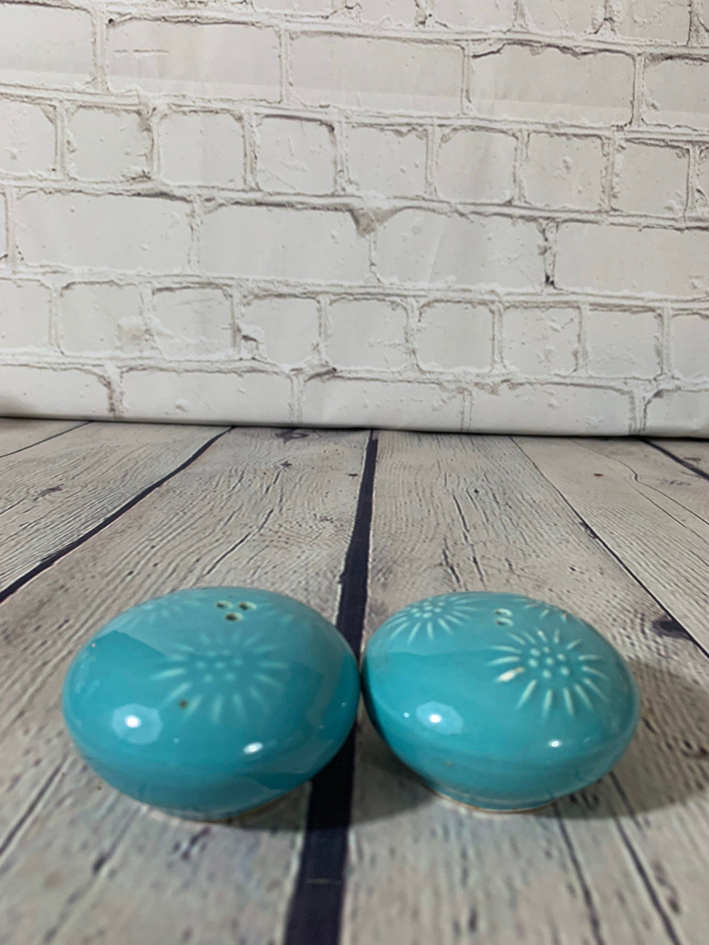 Vintage Ceramic Small Round Turquoise/Aqua Salt & Pepper Shakers -Japan