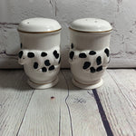 Vintage Ceramic Farmhouse Cows Salt & Pepper Shakers