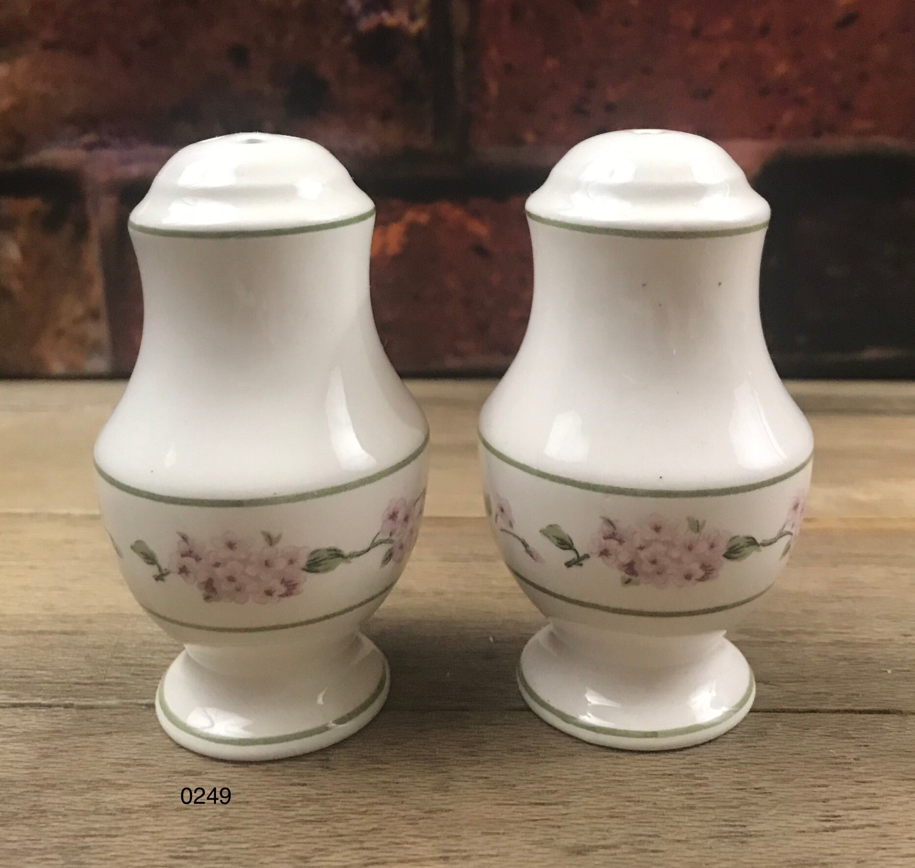 Vintage Fine Ceramic Porcelain w/Hand-painted Floral Detail